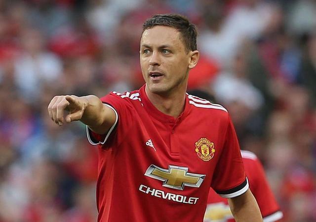 胯下发球 胯下发球